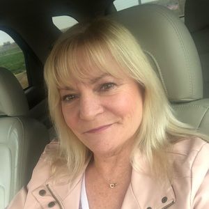 Meet your Posher, Debbi